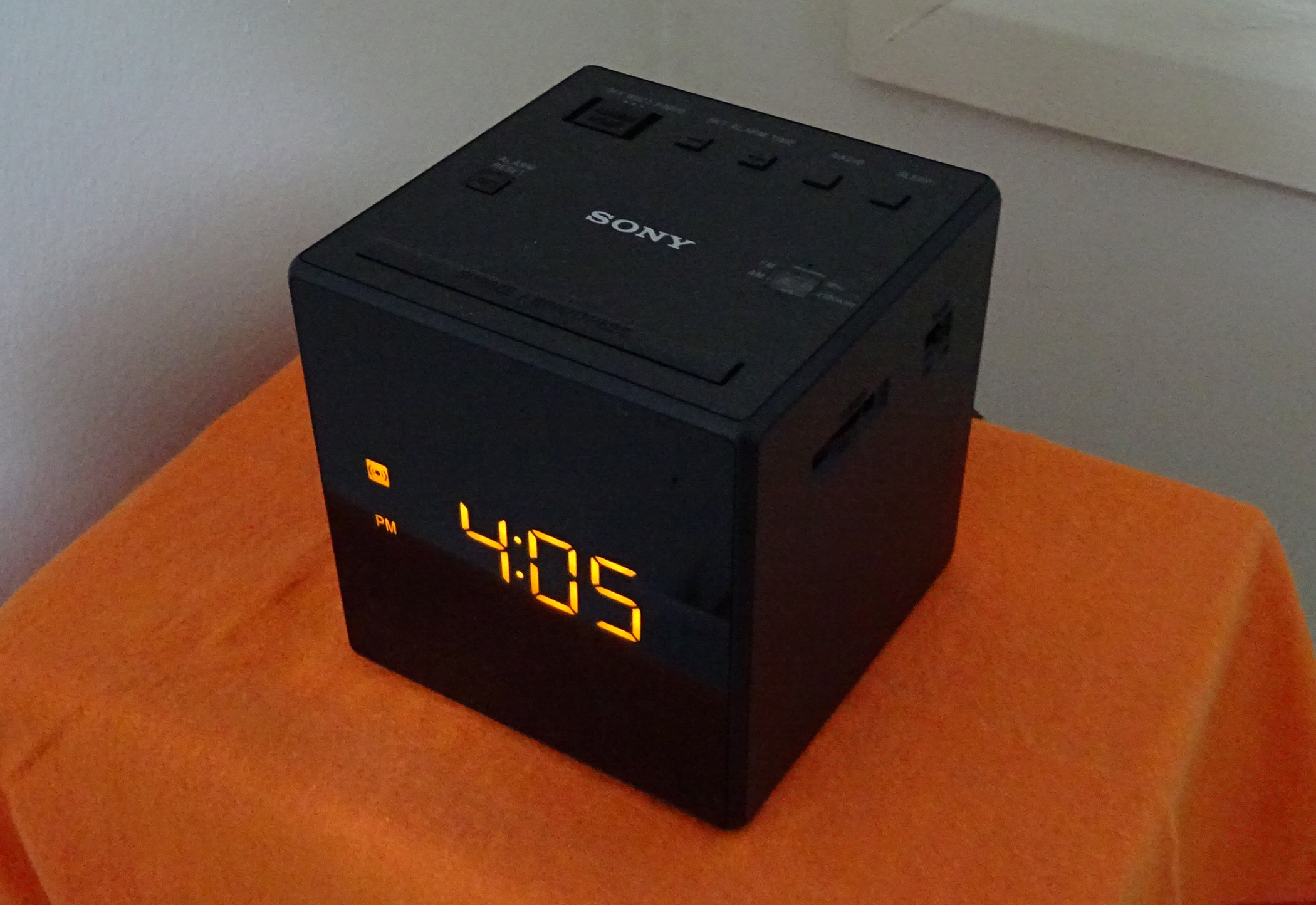 Review: Sony radio clock with alarm ICF-C1 – Robert Setiadi Website
